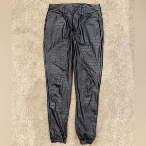 Jennifer Le leather legging pants